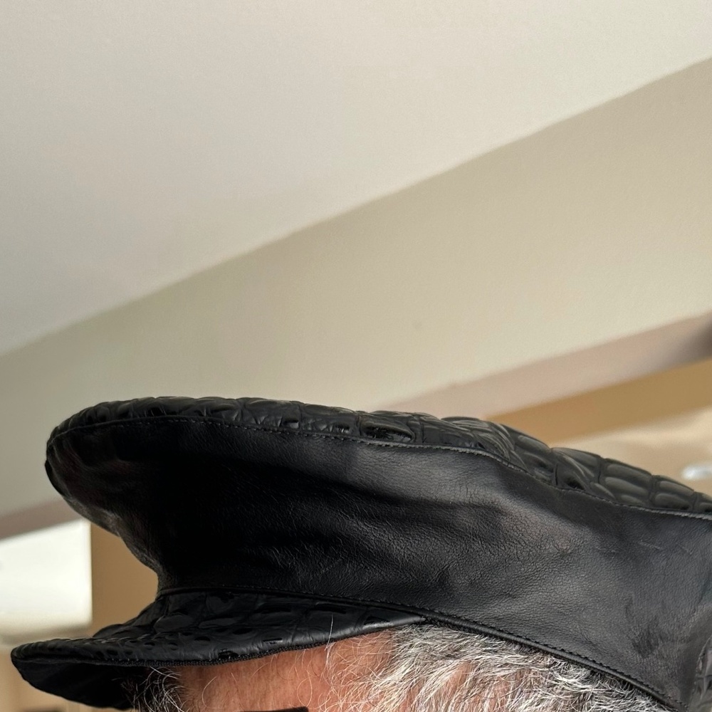 Men’s leather hat